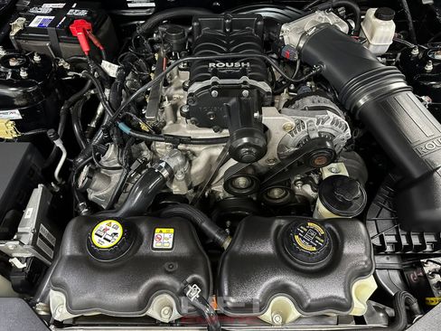 Used 2010 Ford Mustang GT image 47