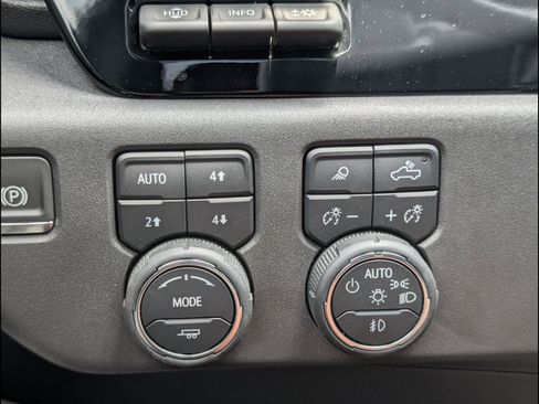 Used 2025 Chevrolet Silverado 1500 ZR2 w/ Technology Package AWD/4WD image 17
