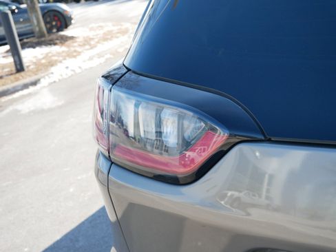 Used 2021 Jeep Cherokee Latitude Lux w/ Comfort/Convenience Group image 17