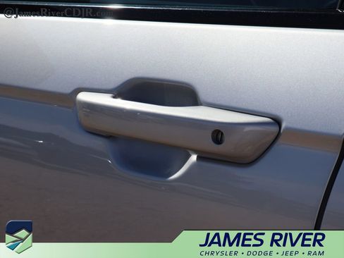 Used 2024 Jeep Grand Cherokee L Laredo AWD/4WD image 19