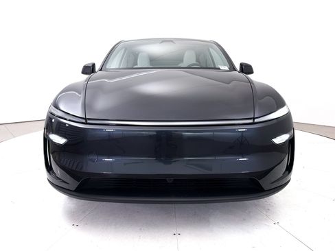 Used 2026 Tesla Model Y Long Range RWD image 13