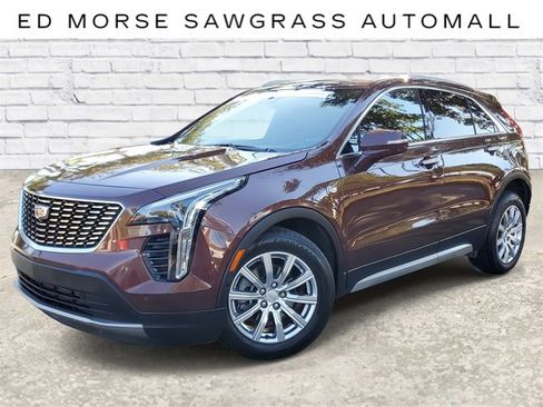 Certified 2022 Cadillac XT4 Premium Luxury w/ Enhanced Visibility Package image 1