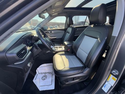 Used 2022 Ford Explorer XLT w/ Equipment Group 202A image 13