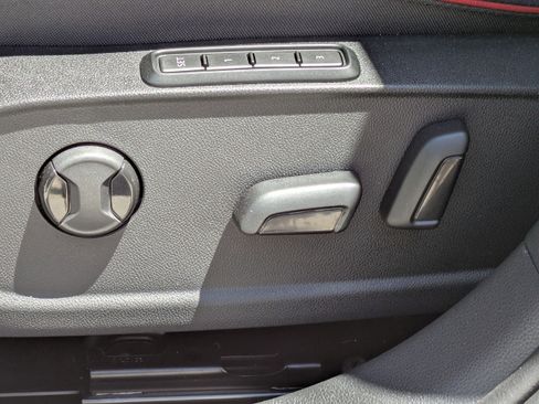 New 2026 Volkswagen GTI SE FWD image 19