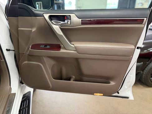 Used 2018 Lexus GX 460 Premium w/ Premium Package AWD/4WD image 33
