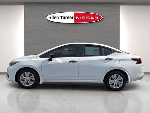 Used 2025 Nissan Versa S w/ Trunk Package FWD image 12