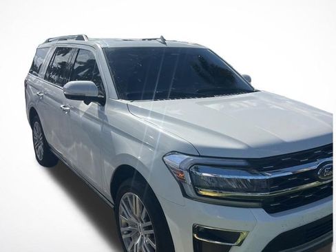 Used 2024 Ford Expedition Limited RWD image 2