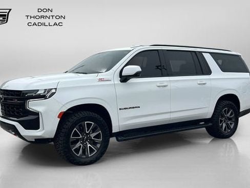 Used 2024 Chevrolet Suburban Z71 w/ Luxury Package AWD/4WD image 1