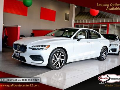 Used 2019 Volvo S60 T6 Momentum w/ Premium Package