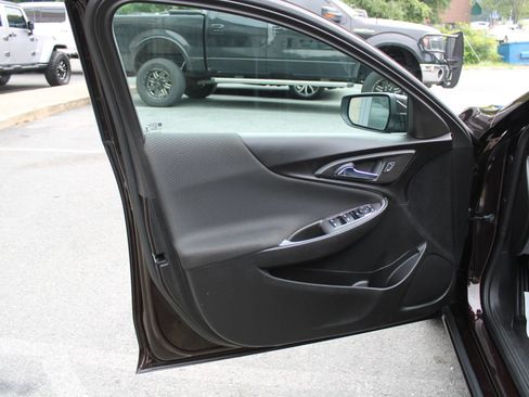 Used 2021 Chevrolet Malibu RS FWD image 23