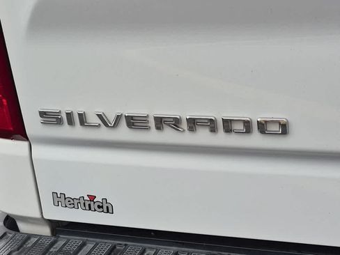 Used 2023 Chevrolet Silverado 1500 LT AWD/4WD image 19