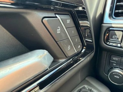 New 2026 GMC Yukon Elevation w/ Elevation Premium Package AWD/4WD image 39