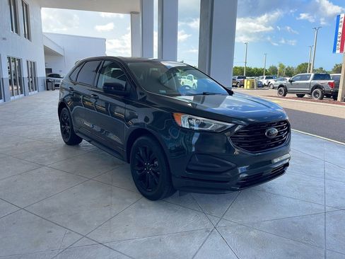 Certified 2024 Ford Edge SE w/ Black Appearance Package image 4