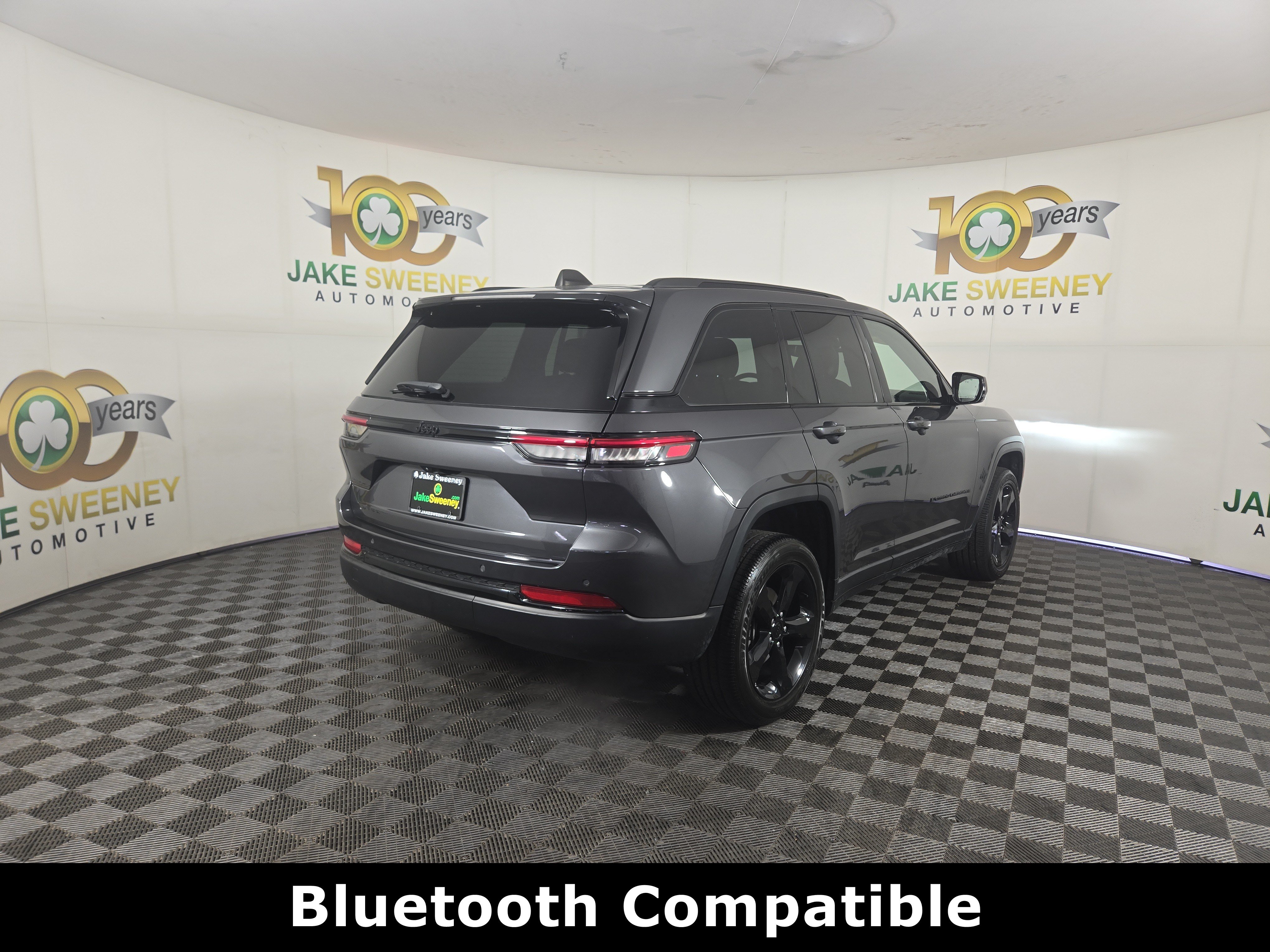 Used 2023 Jeep Grand Cherokee Altitude AWD/4WD image 9