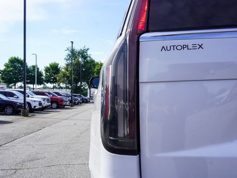 Used 2023 Cadillac Escalade Premium Luxury RWD image 37
