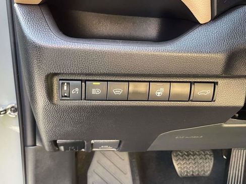 Used 2023 Toyota RAV4 XLE Premium image 22
