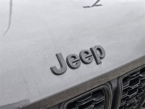 Used 2023 Jeep Grand Cherokee L Altitude image 6