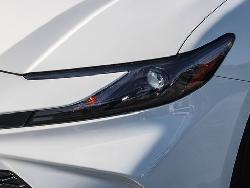 Used 2026 Toyota Camry LE FWD image 5