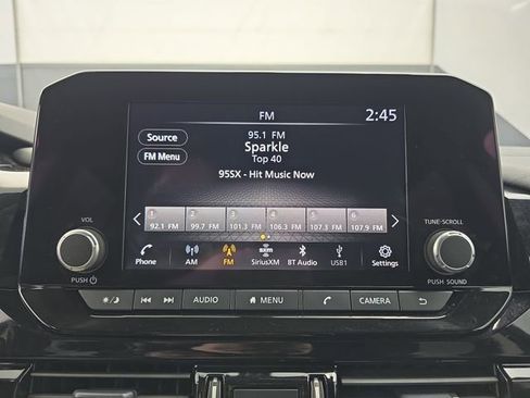 Used 2025 Nissan Pathfinder SV image 29