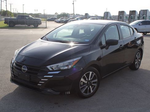 Used 2025 Nissan Versa S w/ S Plus Package FWD image 1