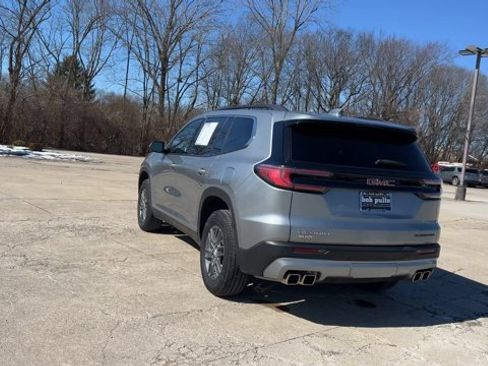 Used 2025 GMC Acadia Elevation image 7