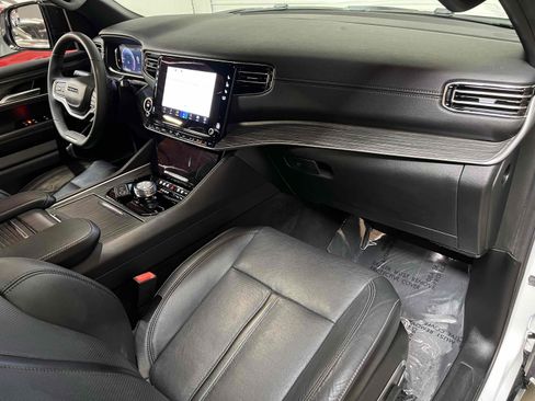 Used 2024 Jeep Wagoneer L Series II RWD image 65