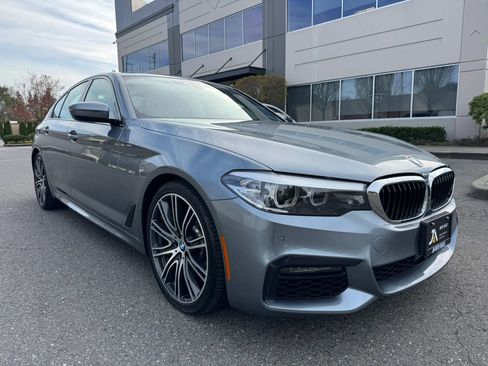 Used 2019 BMW 540i w/ M Sport Package image 2