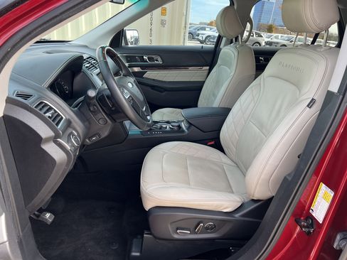Used 2016 Ford Explorer Platinum image 32