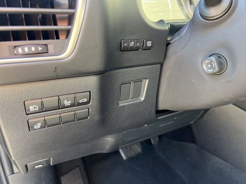 Used 2018 Lexus NX 300h AWD image 11