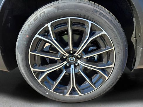 New 2025 MAZDA CX-70 Plug-In Hybrid w/ Premium Plus image 30