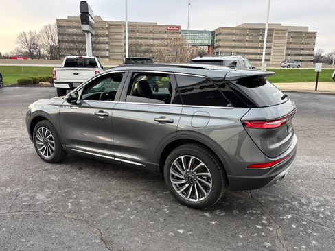 New 2026 Lincoln Corsair Reserve FWD image 5