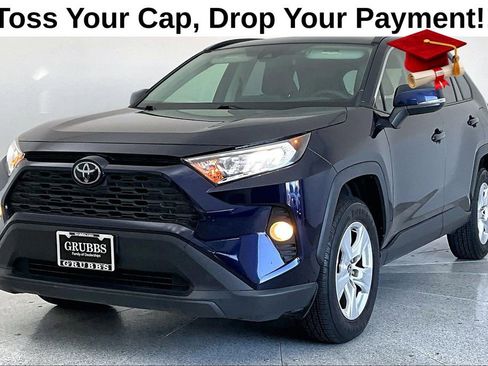 Used 2019 Toyota RAV4 XLE w/ Convenience Package FWD image 5
