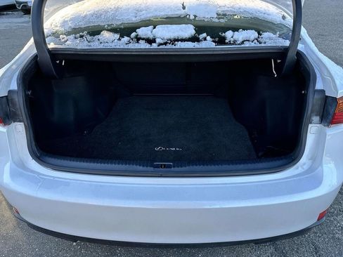 Used 2018 Lexus IS 300 AWD w/ Premium Package image 7