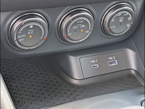 Used 2025 Nissan Z Performance w/ Floor Mat Package RWD image 15