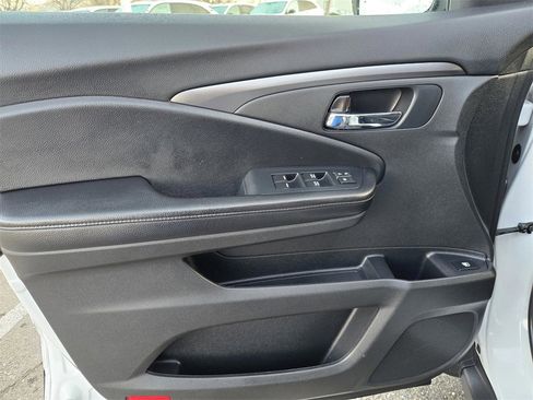 Used 2022 Honda Pilot Sport image 17