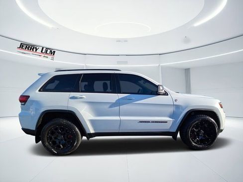 Used 2019 Jeep Grand Cherokee Trailhawk w/ Trailhawk Luxury Group image 2