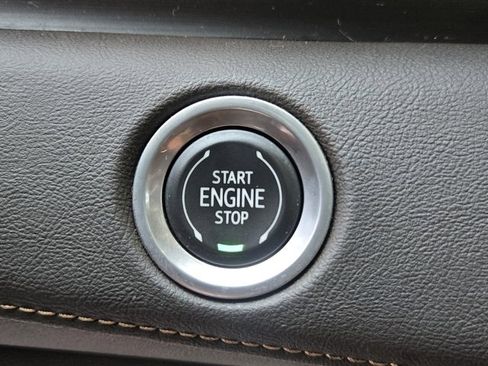 Used 2022 Cadillac Escalade ESV Premium Luxury w/ Performance Package image 40