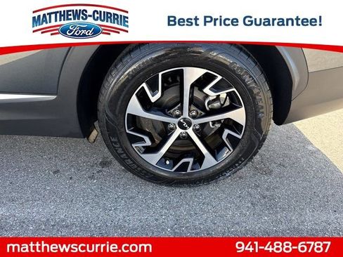 Used 2024 Kia Sportage EX image 14