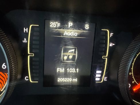 Used 2014 Jeep Cherokee Sport w/ Cold Weather Group image 21