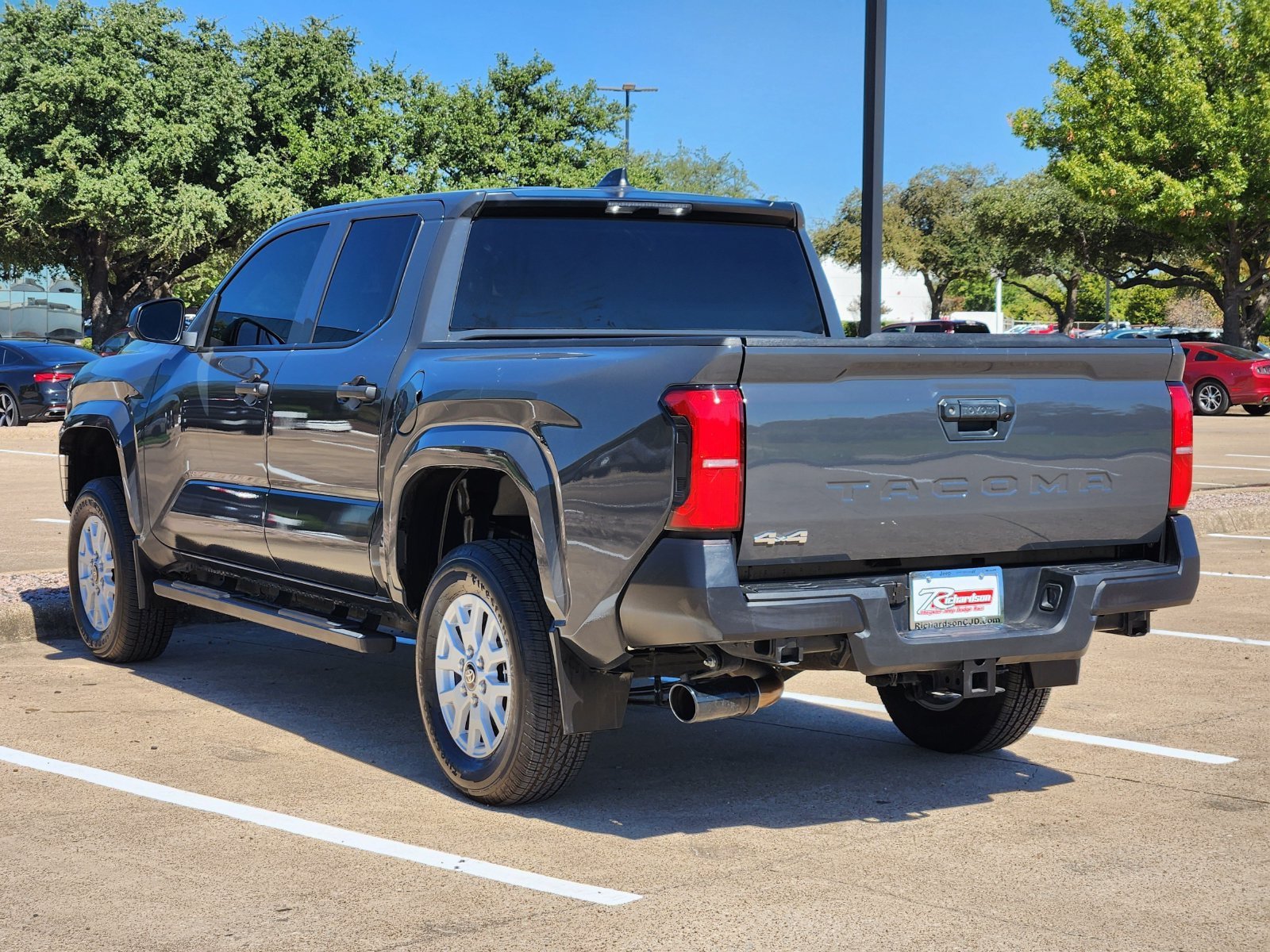 Used 2024 Toyota Tacoma SR AWD/4WD image 4