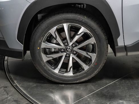 Certified 2025 Toyota Corolla Cross XLE FWD image 10