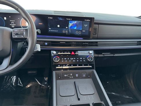 Certified 2025 Hyundai Santa Fe Calligraphy image 11