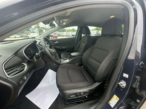 Used 2025 Chevrolet Malibu RS FWD image 21