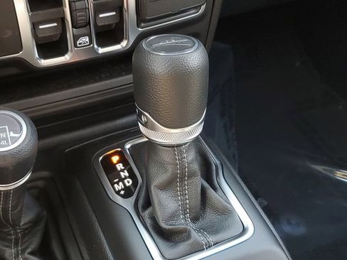 New 2025 Jeep Gladiator Sport image 32