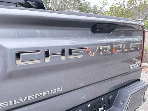 Used 2021 Chevrolet Silverado 1500 High Country w/ Technology Package AWD/4WD image 10