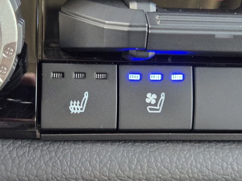 Used 2023 Toyota Tundra Limited w/ Power Package image 29