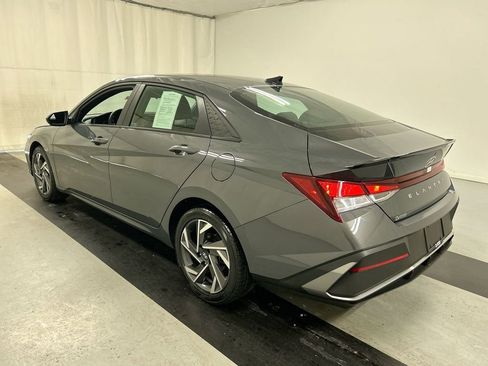 Used 2025 Hyundai Elantra Sport image 7