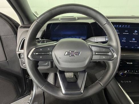 Certified 2025 Chevrolet Suburban Z71 AWD/4WD image 11