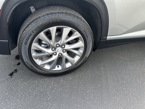 Used 2025 Buick Enclave Preferred image 4