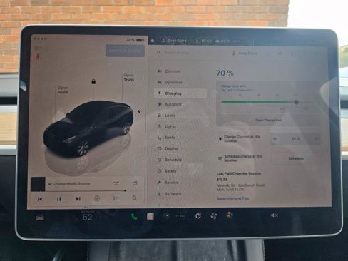 Used 2023 Tesla Model Y Long Range AWD/4WD image 46